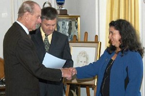 Neiva receving a prize